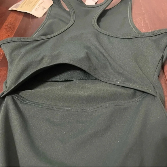 NWT Fabletics Lillian Cut Out Bodysuit Women’s XXS Dark Pine Green Racerback - Picture 7 of 8